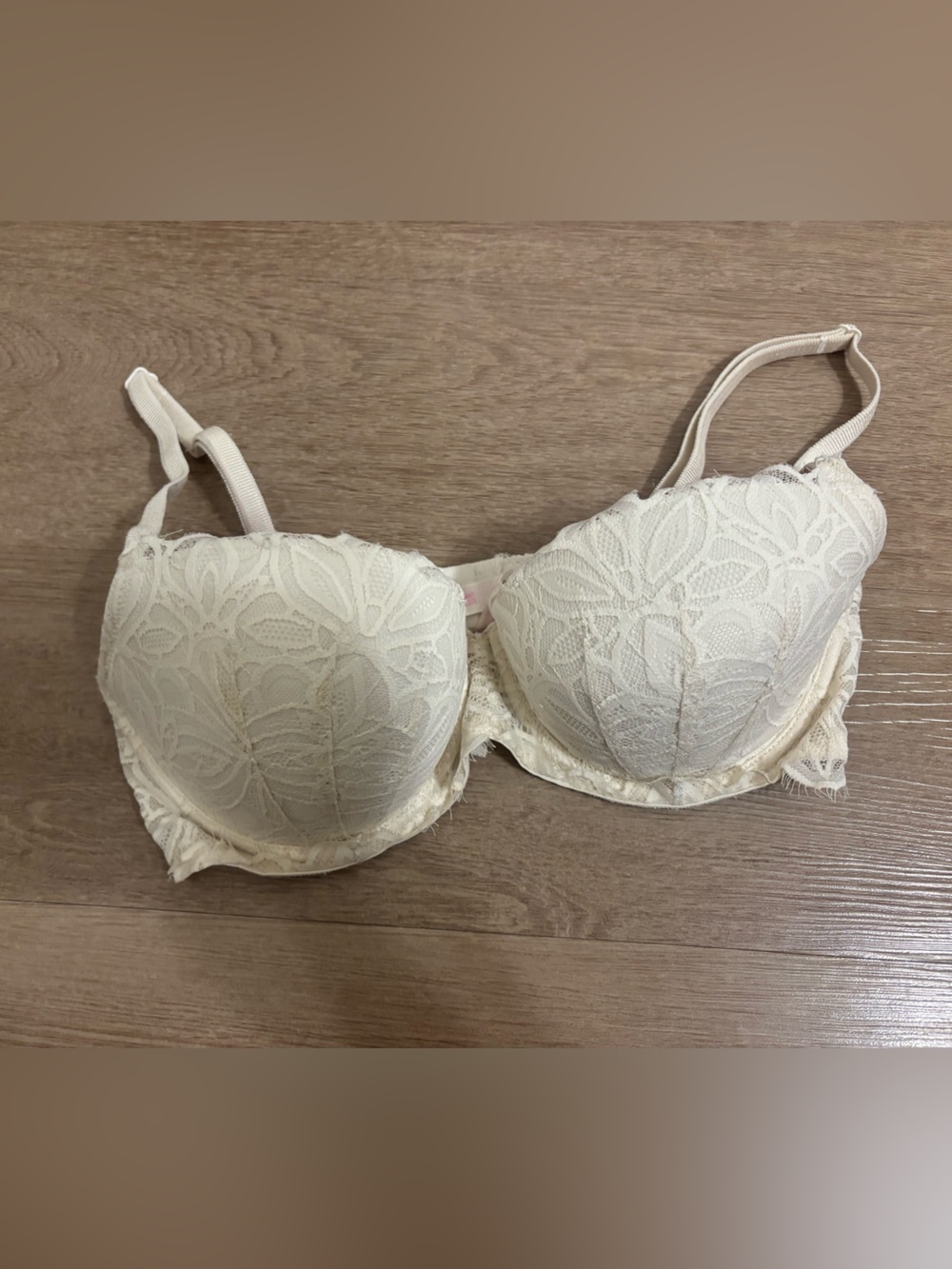 PINK Victoria's Secret Cream Lace Push-Up Bra